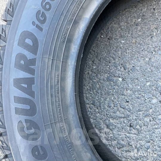 Yokohama Ice Guard IG60 215/60 R17 96Q