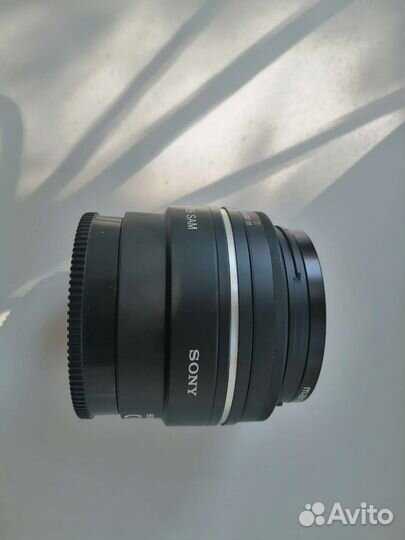 Объектив Sony 35mm 1.8 SAM