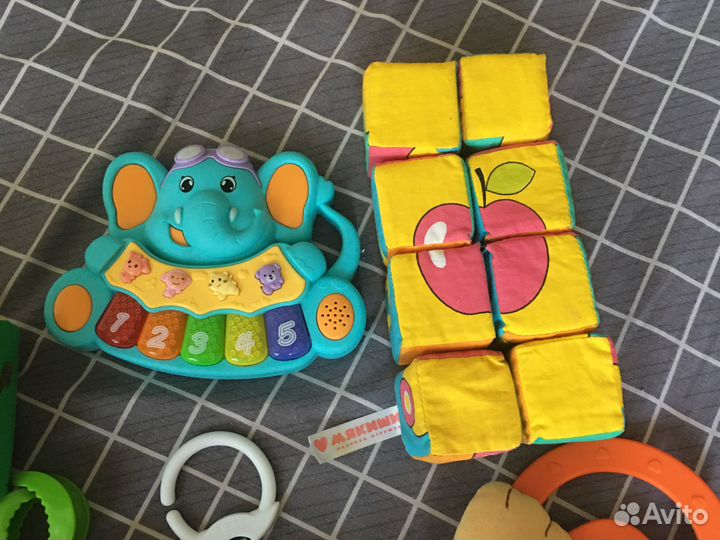 Игрушки для малышей пакетом