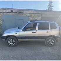 Chevrolet Niva 1.7 MT, 2004, 400 000 км, с пробегом, цена 280 000 руб.