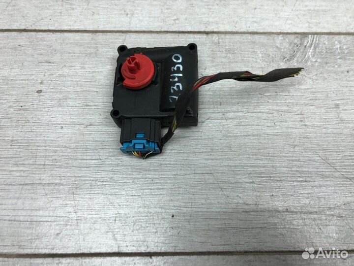 Сервопривод заслонок печки Audi A8 4.2 2007