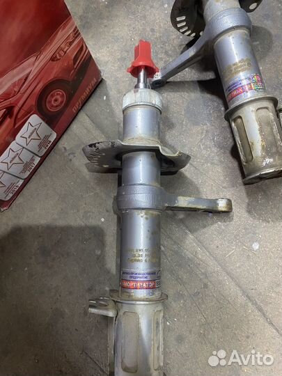 Стойки для автомобиля