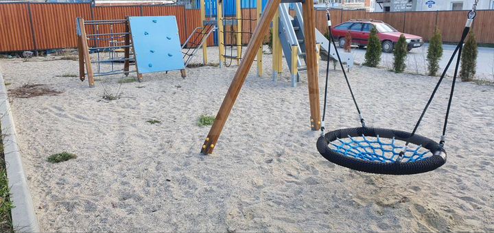 2-к. квартира, 56 м², 2/4 эт.