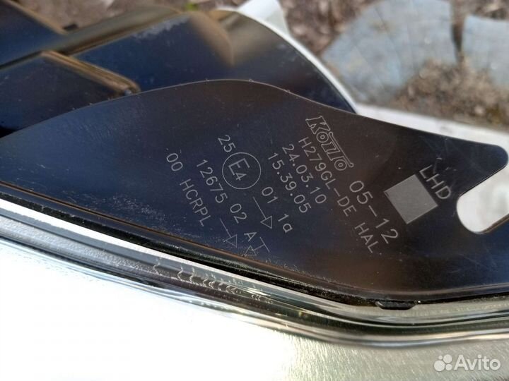 Фара левая на Toyota Avensis T270 2010 года