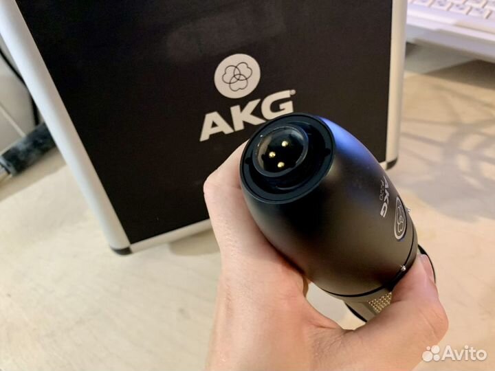 AKG P220 Студийный Микрофон