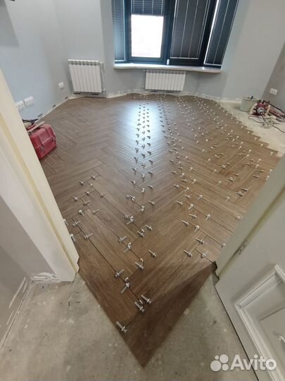 Плиточник укладка плитки