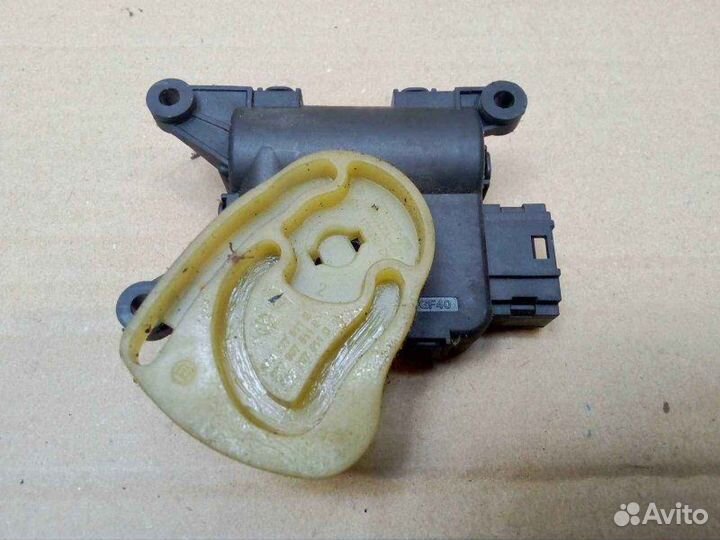 Моторчик заслонки отопителя Volkswagen Polo 5 1.6