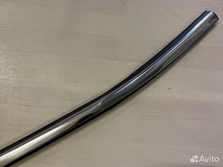 Молдинг задней левой двери Murano Z 52