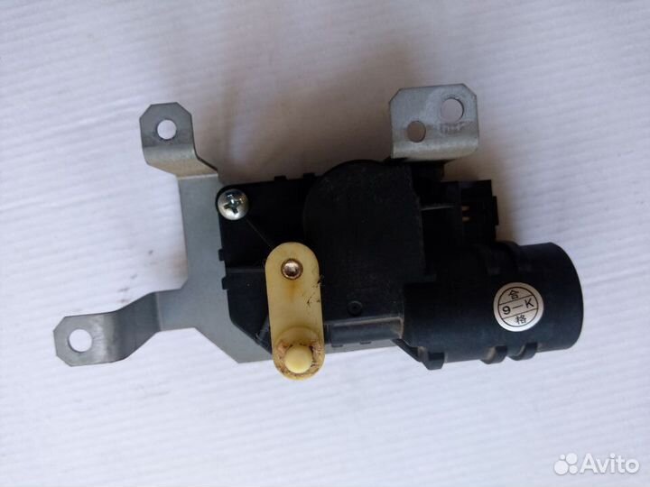 Моторчик заслонки отопителя для Nissan Primera P11