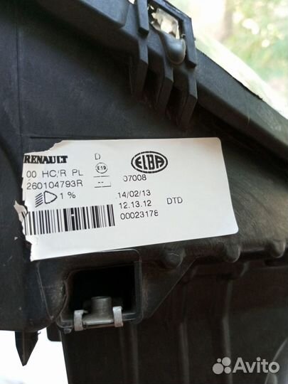 Фара правая Renault Sandero 1 09-14г