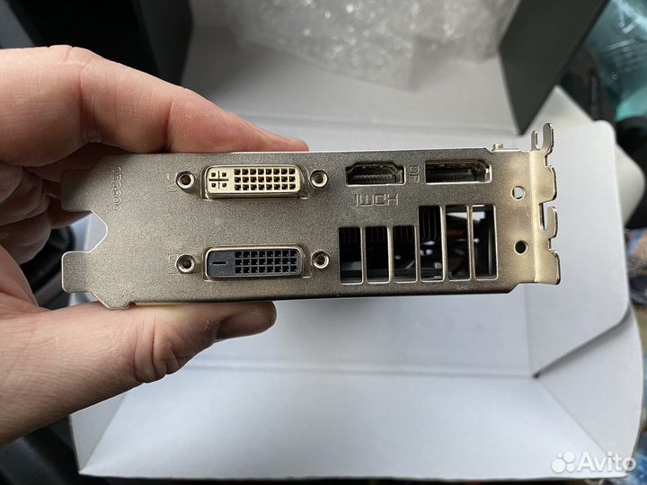 Видеокарта Amd Radeon R9 2Gb
