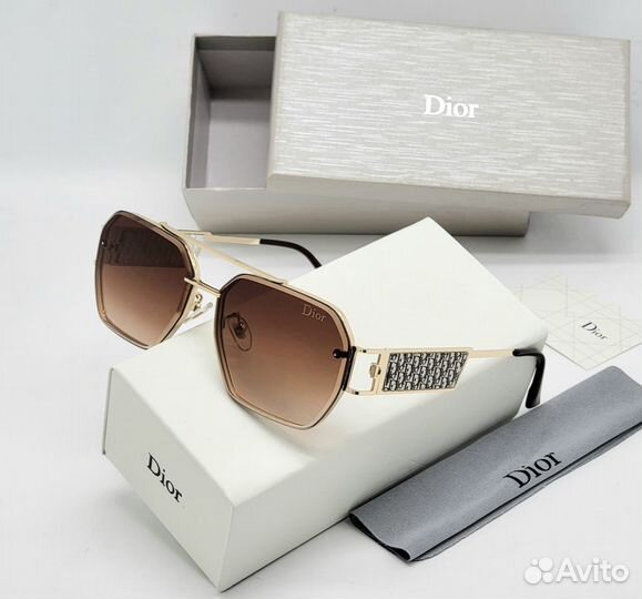 Солнцезащитные очки женские Christian Dior Листай