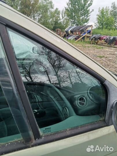 Стекло форточка переднее правое renault scenic 1