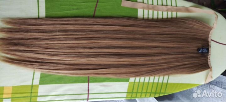 Волосы на лентах русые