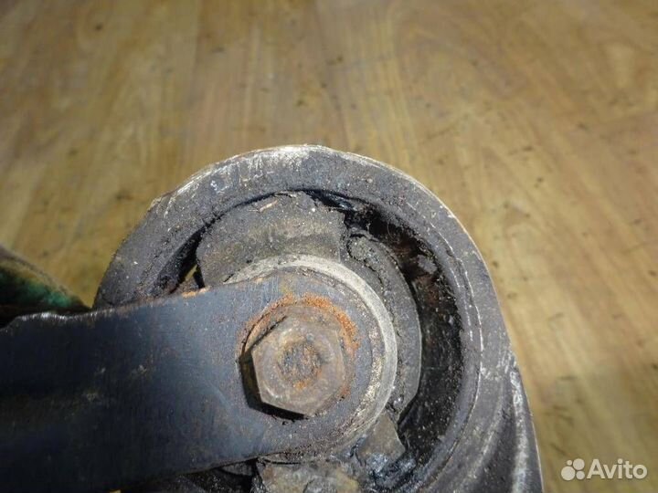 Кронштейн полуоси Peugeot 307 2001-2007