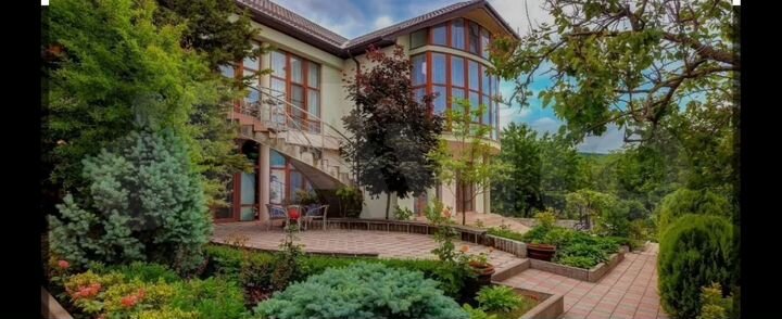 Гостиница, 700 м²