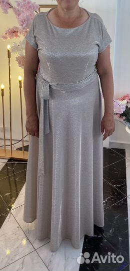 Вечернее платье макси длины