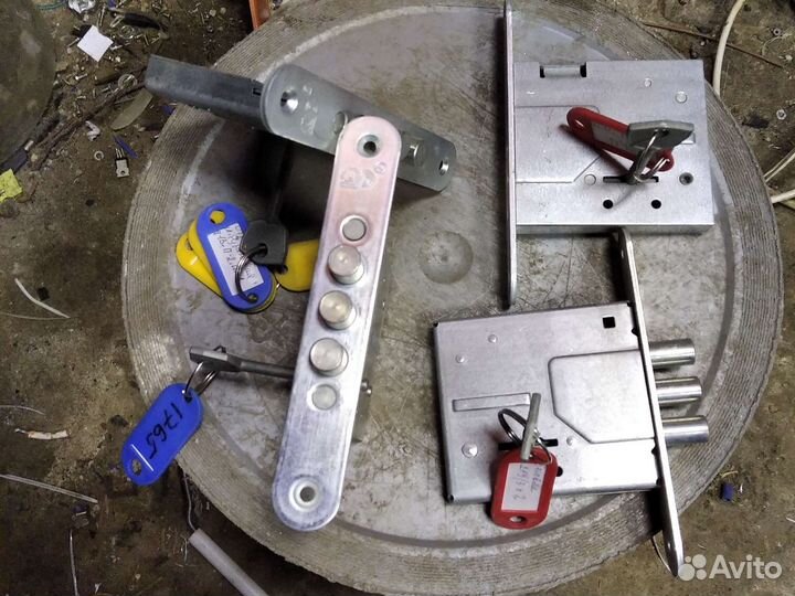 Замки дверные врезные