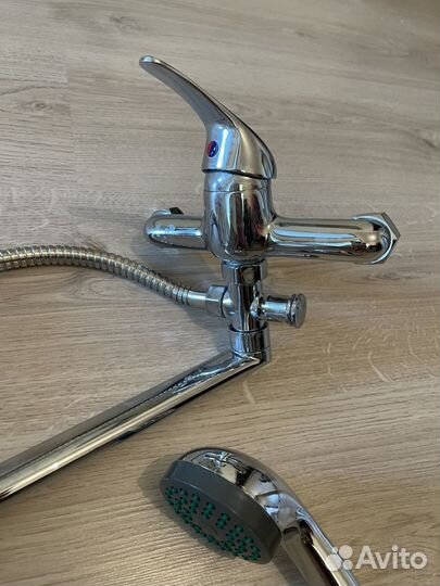 Умывальник, смеситель