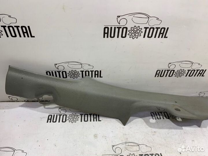 Накладка порога правая Renault Symbol K7JA700 2005