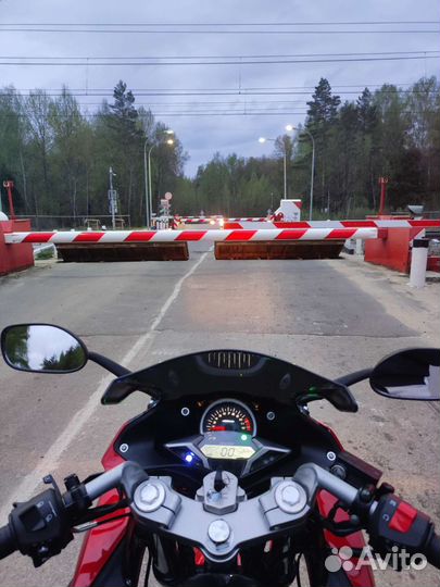 Мотоцикл рейсер