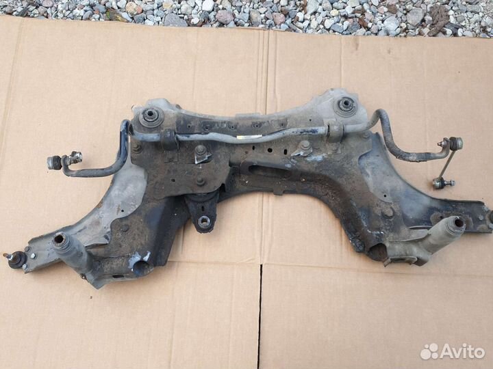 Балка передняя задняя Renault megane III