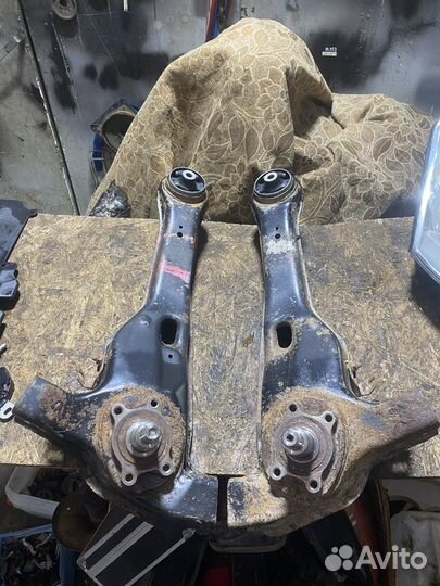 Задние продольные рычаги mitsubishi carisma