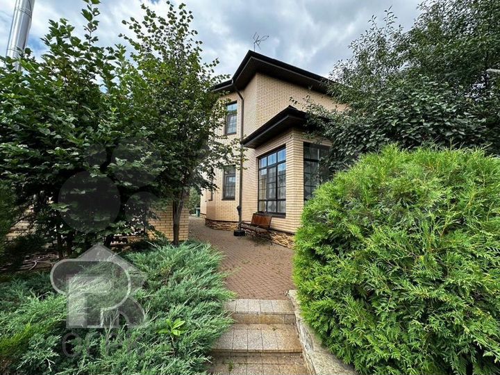 Дом 232 м² на участке 15 сот.