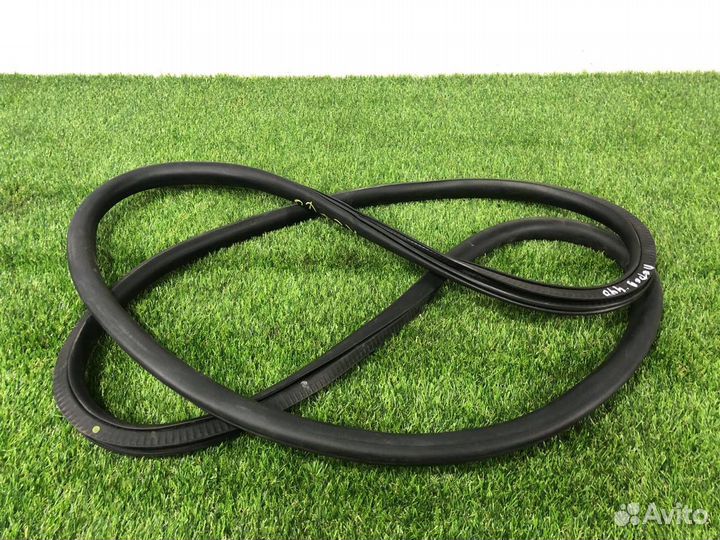 Уплотнитель дверного проема передний правый Ford