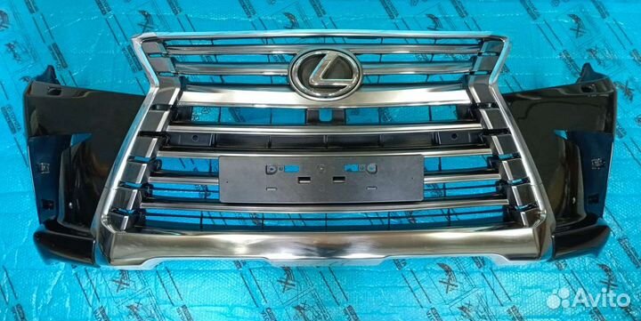 Передний бампер с решеткой Lexus Lx 450d Оригинал