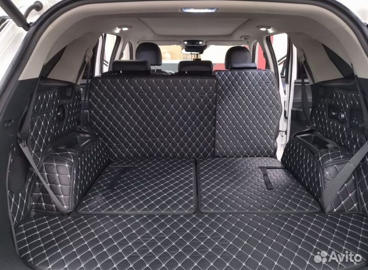 Коврики с бортами в багажник на Volkswagen Touareg