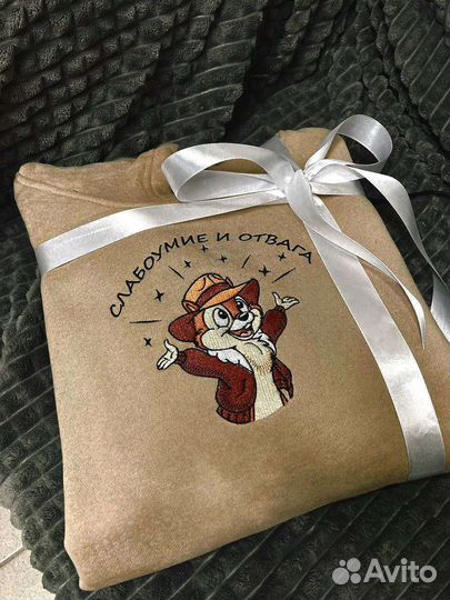 Машинная Вышивка на одежде