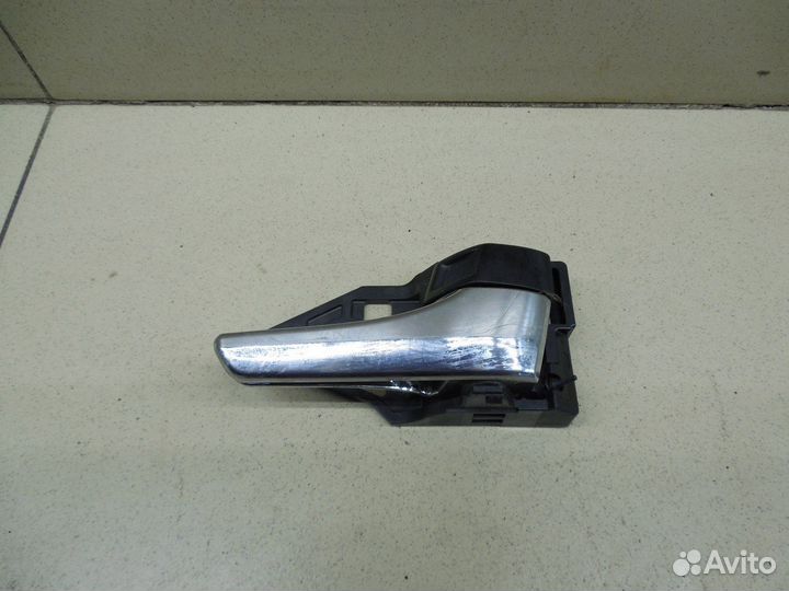 Ручка двери внутренняя правая Hi Lux 2015