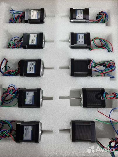 Шаговые двигатели