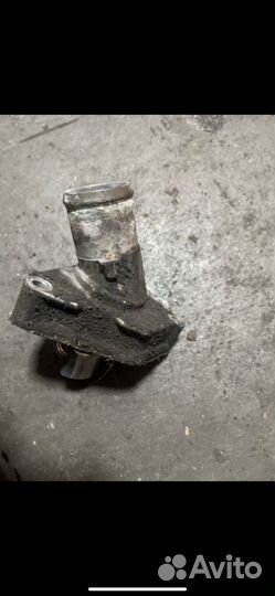 Крышка термостата Infiniti VQ35 HR