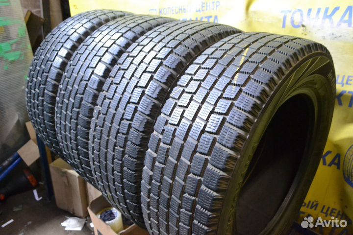 Yokohama Ice Guard IG10 215/60 R16
