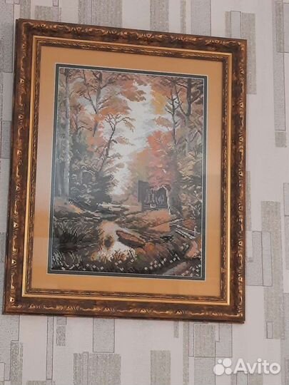 Картина вышита крестом