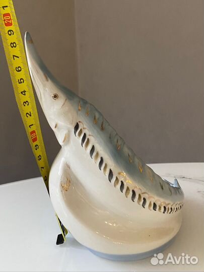 Фарфоровая статуэтка пепельница 