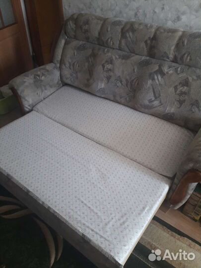 Диваны и кресло бу