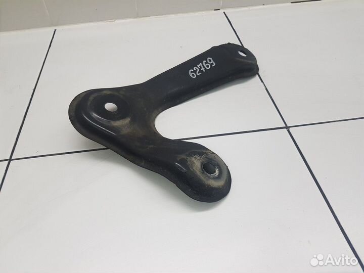 Кронштейн передней балки левый (Chery Tiggo 7 Pro)