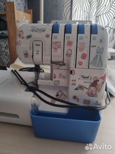 Швейная машина оверлок