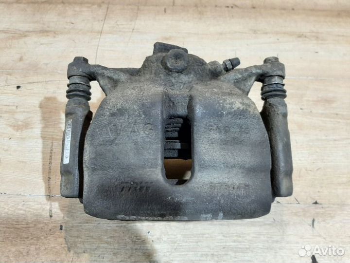 Суппорт передний левый Skoda Octavia A7 liftback 1