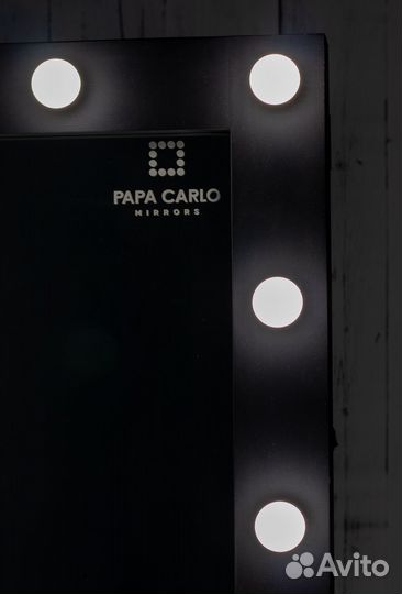 Гримерное зеркало с лампочками