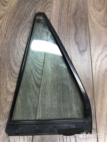 Стекло форточка задняя правая Mitsubishi Lancer 9