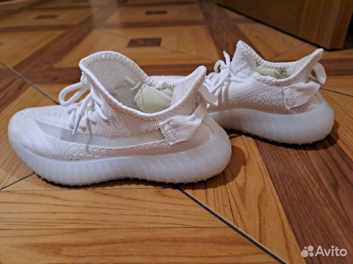 Кроссовки на девочку