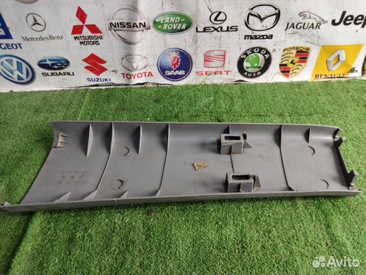 Обшивка стойки правая Skoda Octavia A4 2005