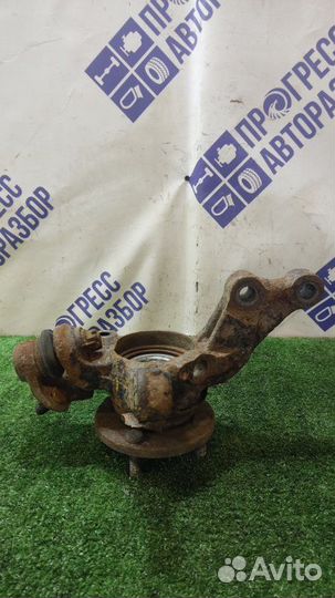 Поворотный кулак передний правый Toyota Corolla