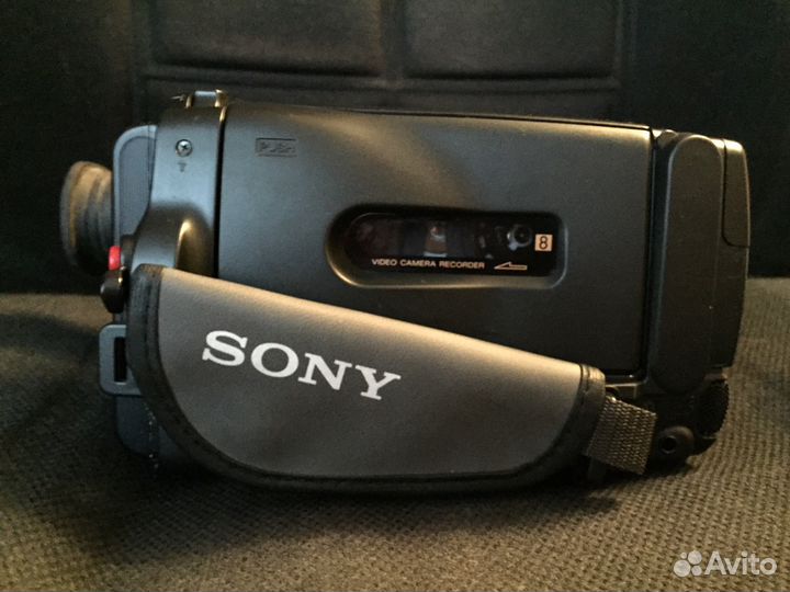 Видеокамера Sony-CCD-TR402E