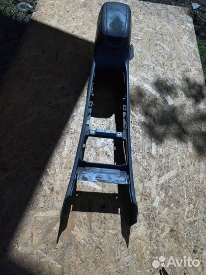 Консоль в сборе с подлокотником Kia Magentis EF