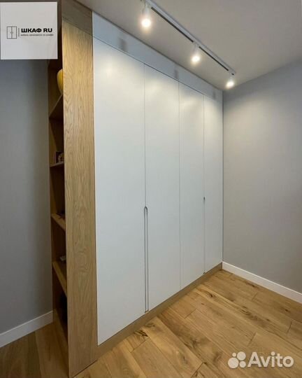 Шкаф с зеркалом